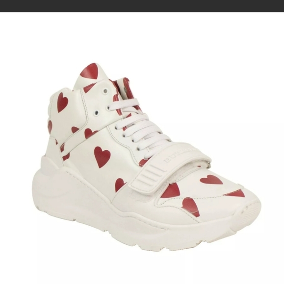 Burberry Regis Heart - Picture 4 of 12